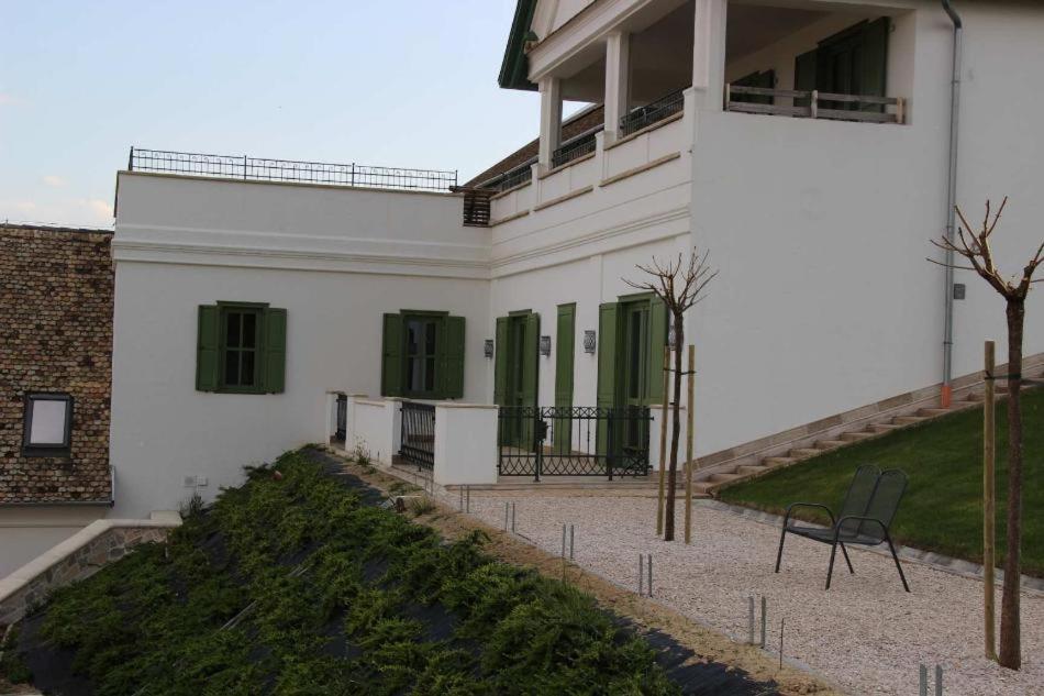 Takler Kuria Hotel Szekszard Bagian luar foto