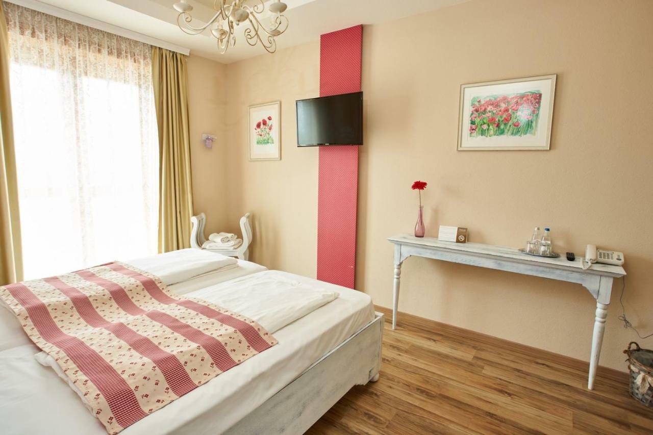 Takler Kuria Hotel Szekszard Bagian luar foto