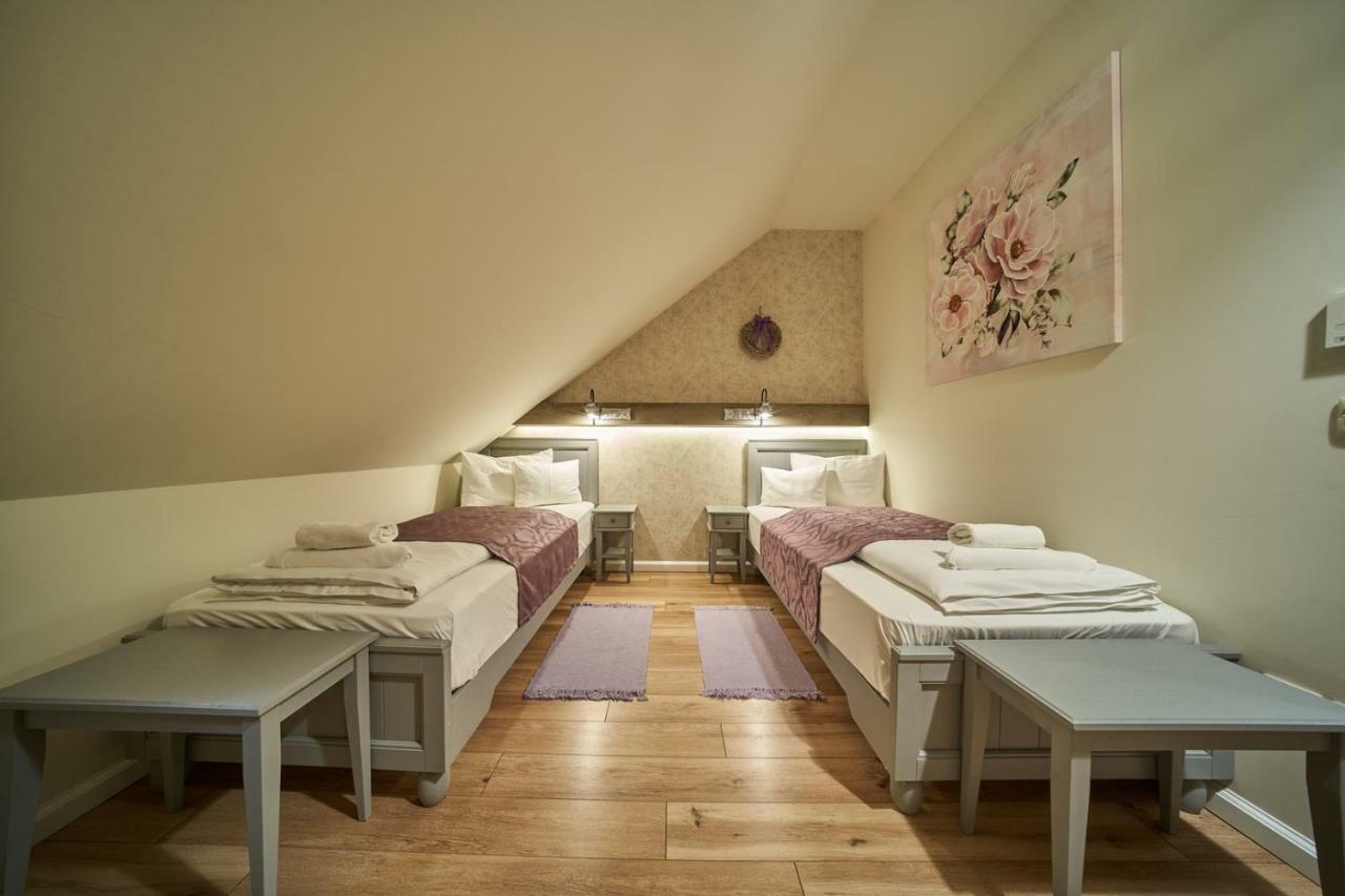 Takler Kuria Hotel Szekszard Bagian luar foto