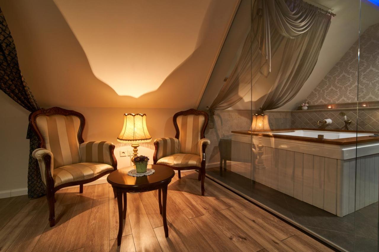 Takler Kuria Hotel Szekszard Bagian luar foto