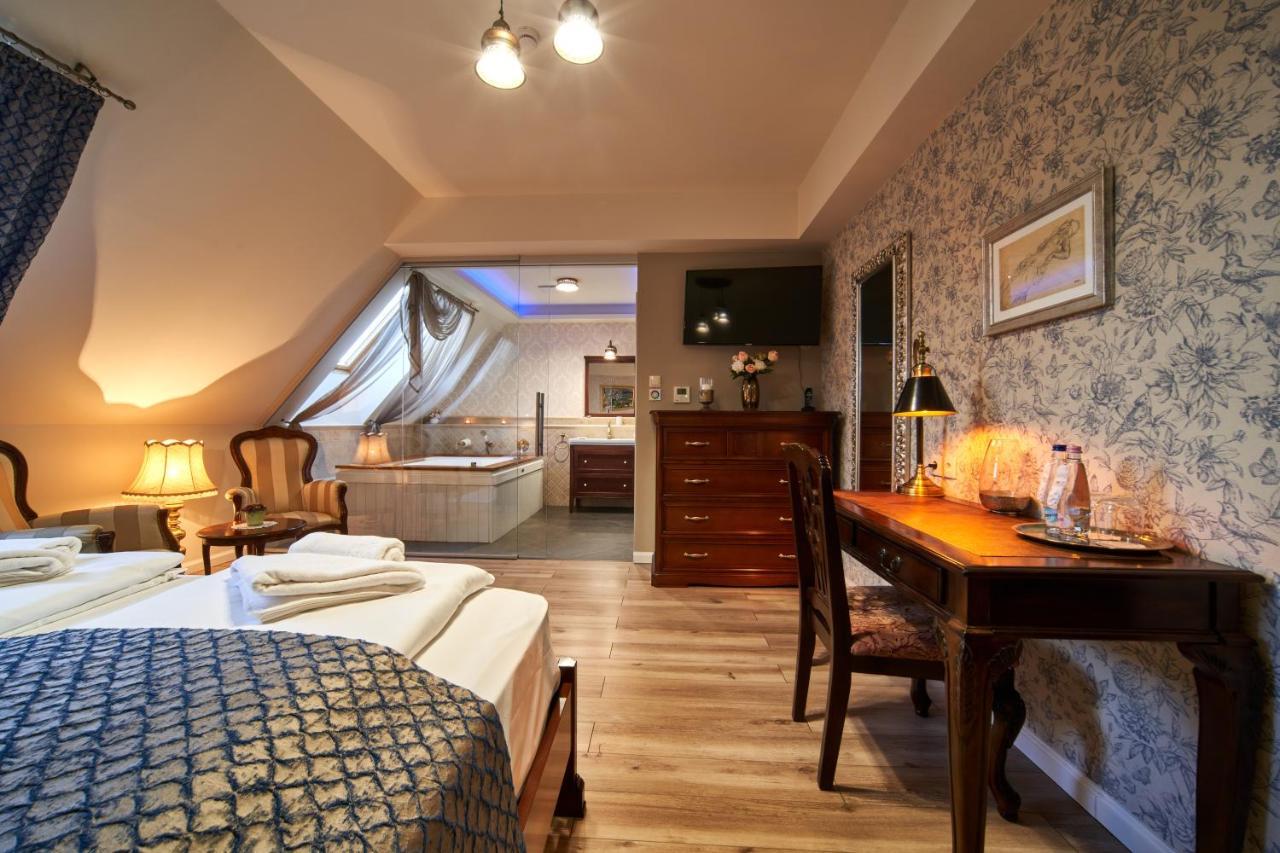 Takler Kuria Hotel Szekszard Bagian luar foto