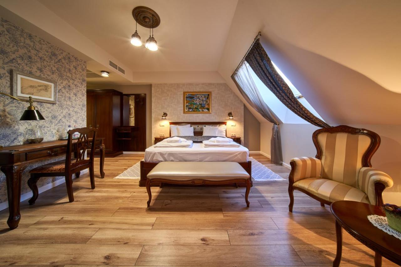 Takler Kuria Hotel Szekszard Bagian luar foto